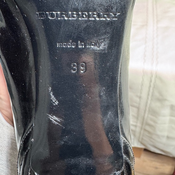 Burberry Black Patent Mary Jane Heel Size 39 - Picture 10 of 11